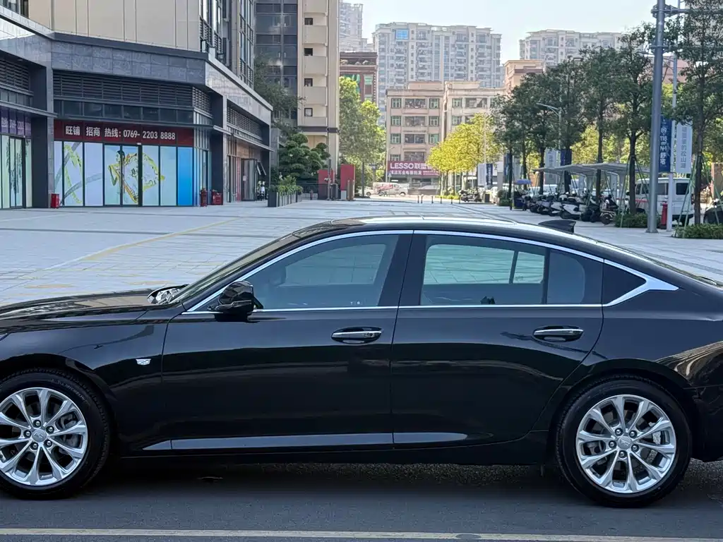 Cadillac CT5 — миниатюра 8