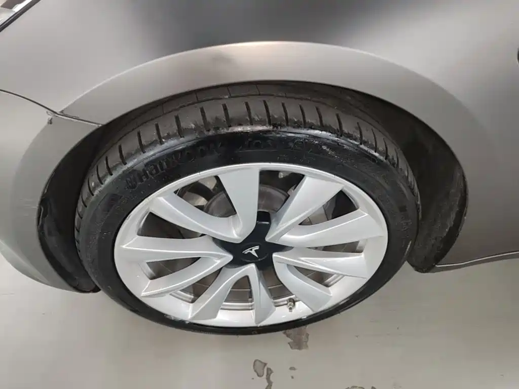 Tesla Model 3 — миниатюра 23