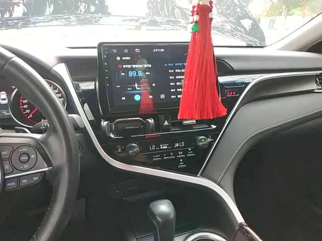Toyota Camry — миниатюра 13