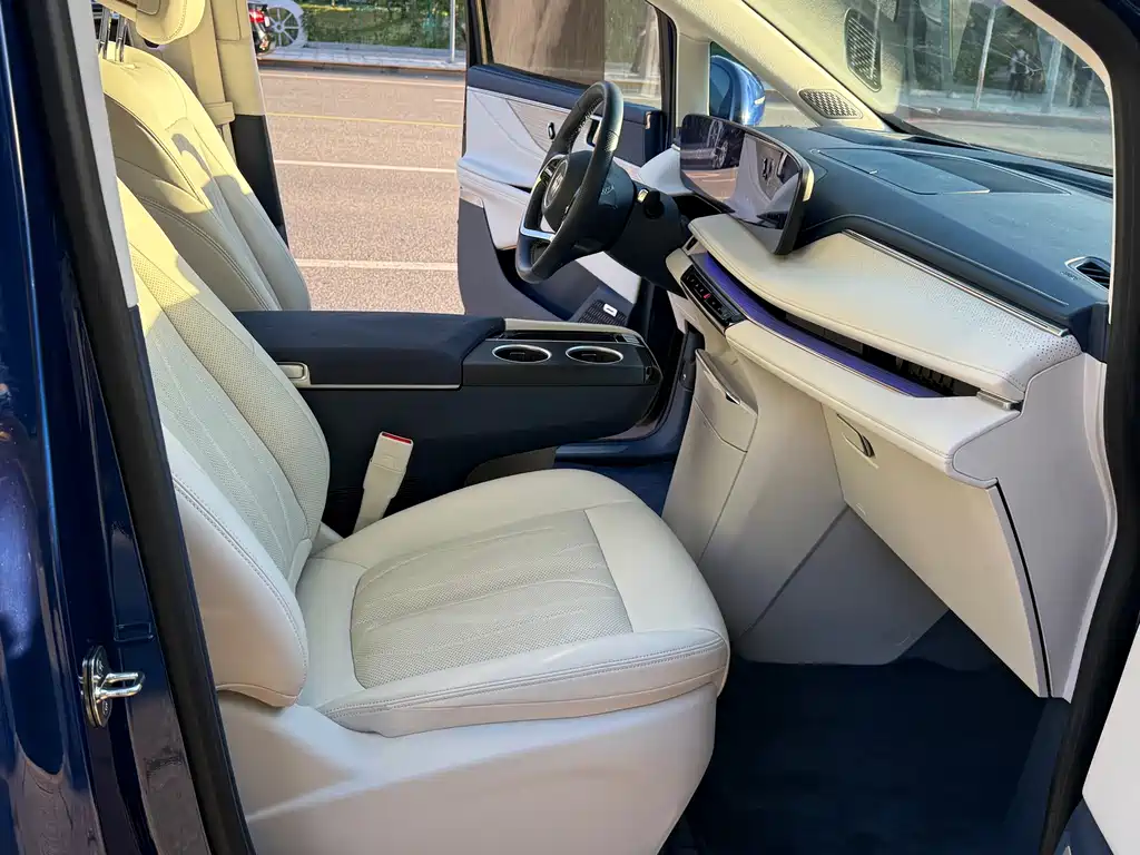 Buick GL8 Hybrid — миниатюра 16