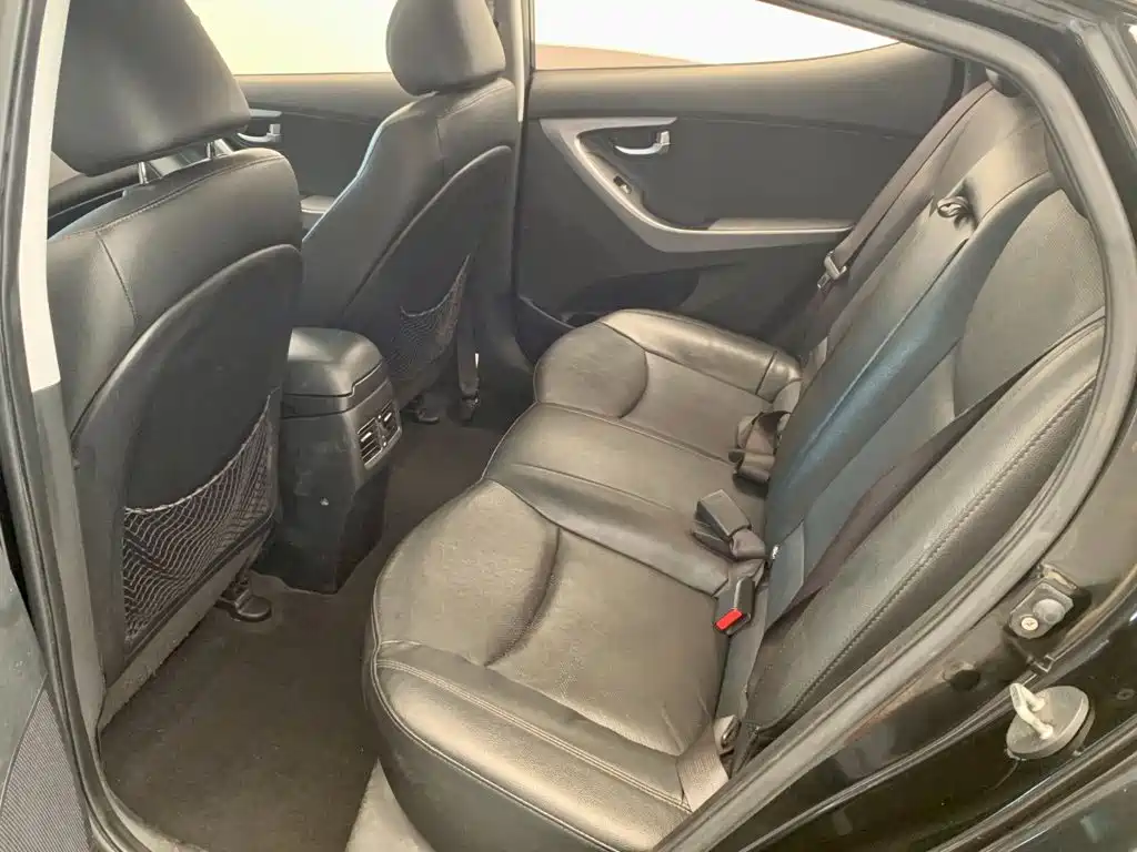 Hyundai Elantra Langdong — миниатюра 7