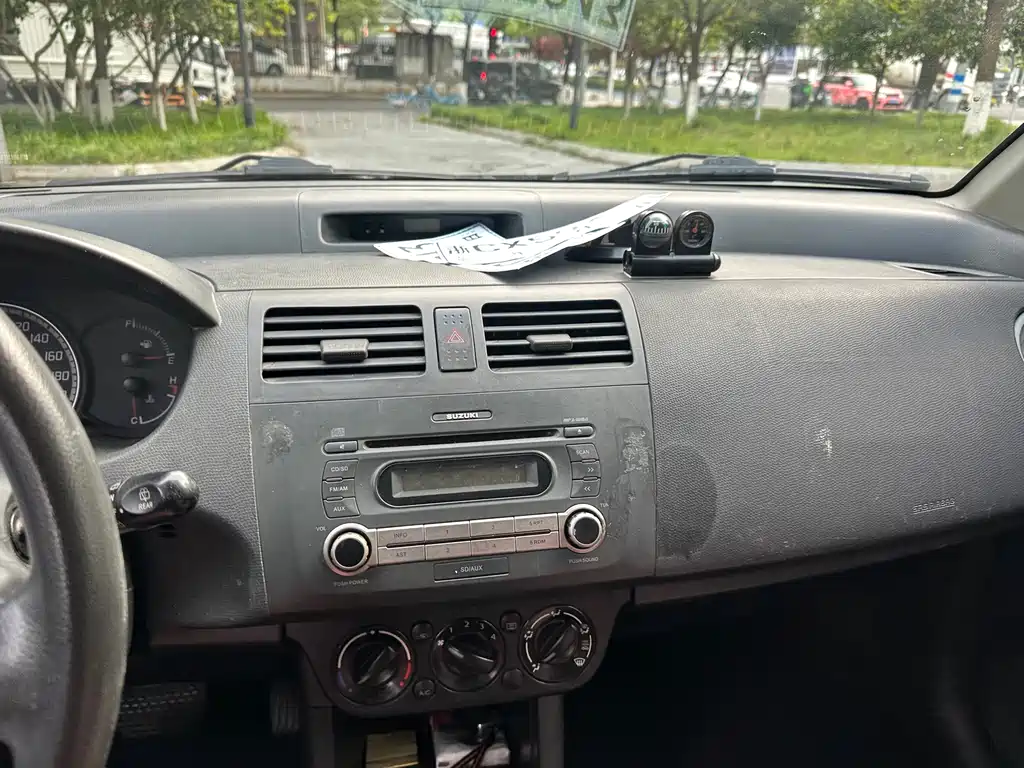 Suzuki Swift 1.5L Auto Standard Edition, фото 11