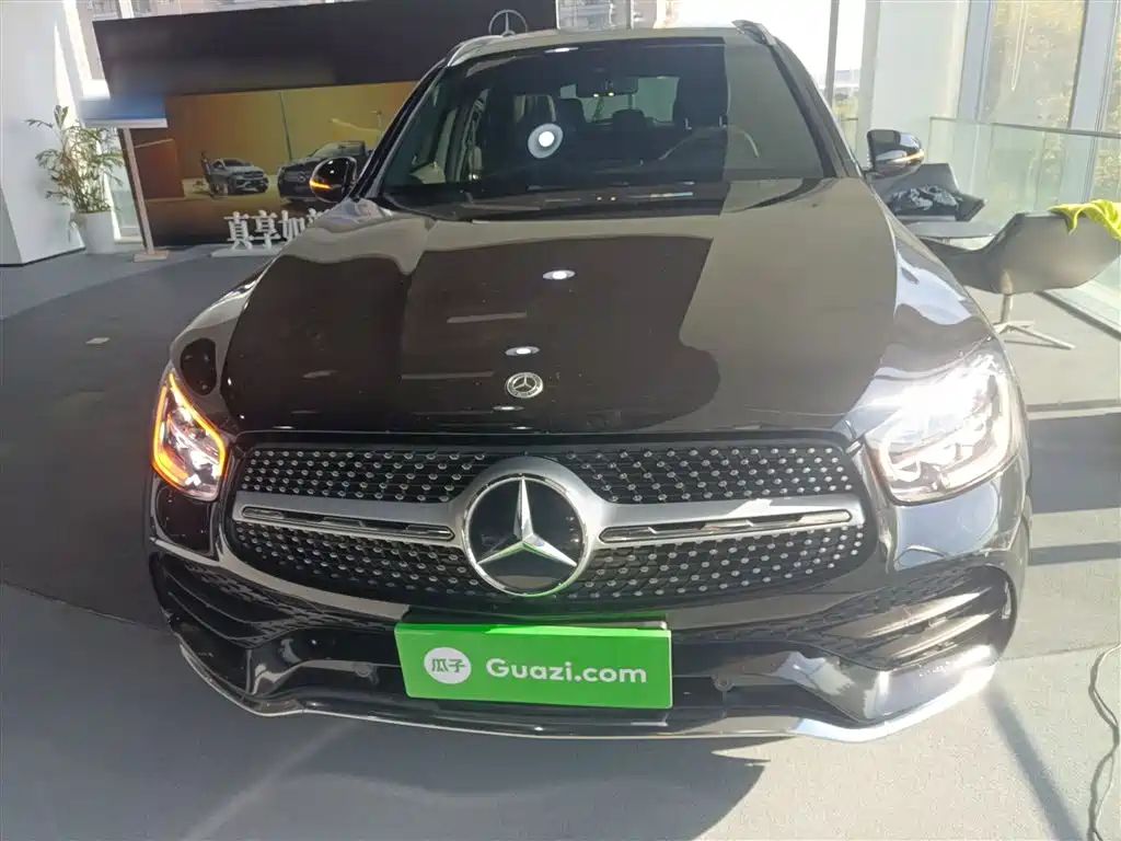 MERCEDES-BENZ GLC