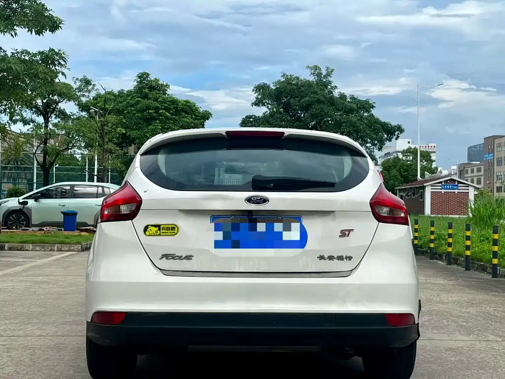 Ford Focus — миниатюра 8