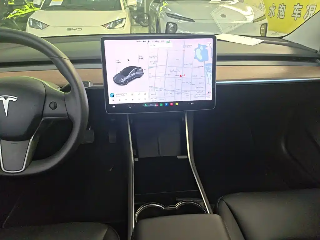 Tesla Model 3 — миниатюра 13