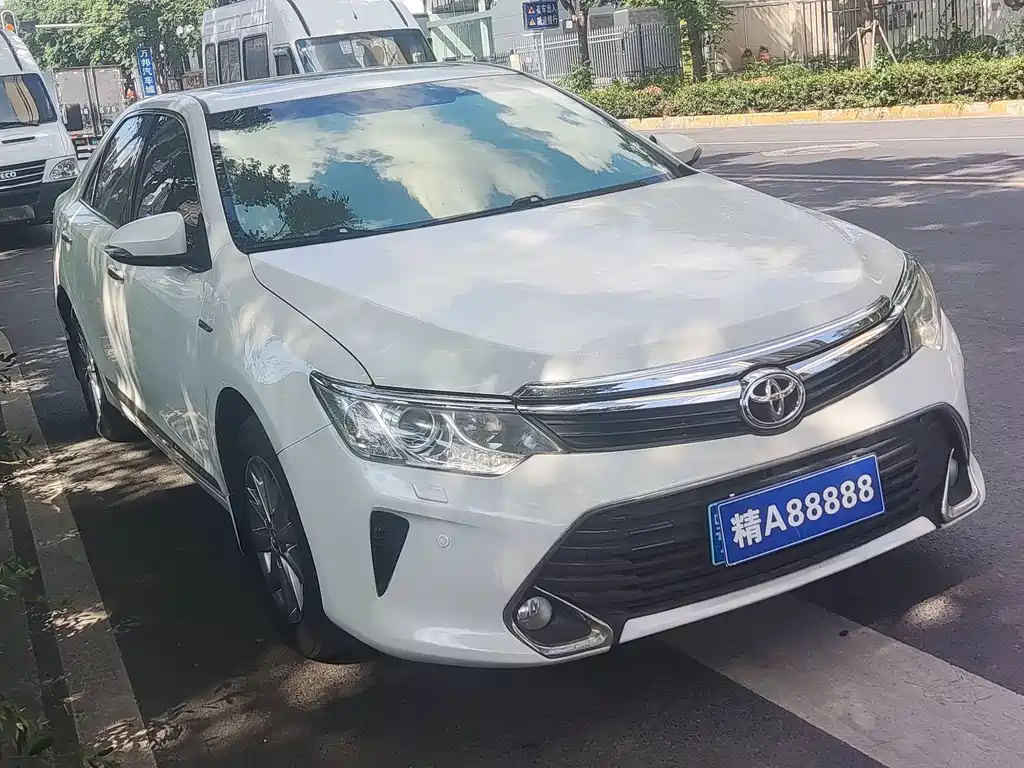 Toyota Camry — миниатюра 2