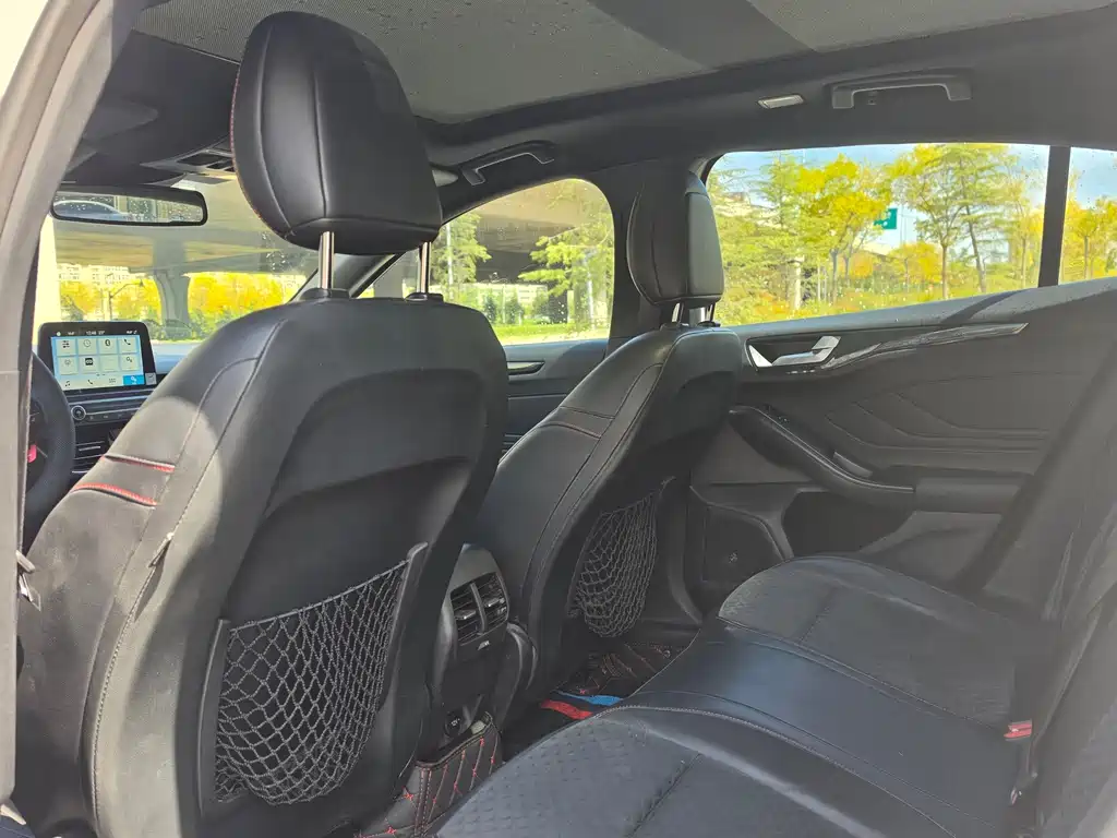 Ford Focus — миниатюра 6