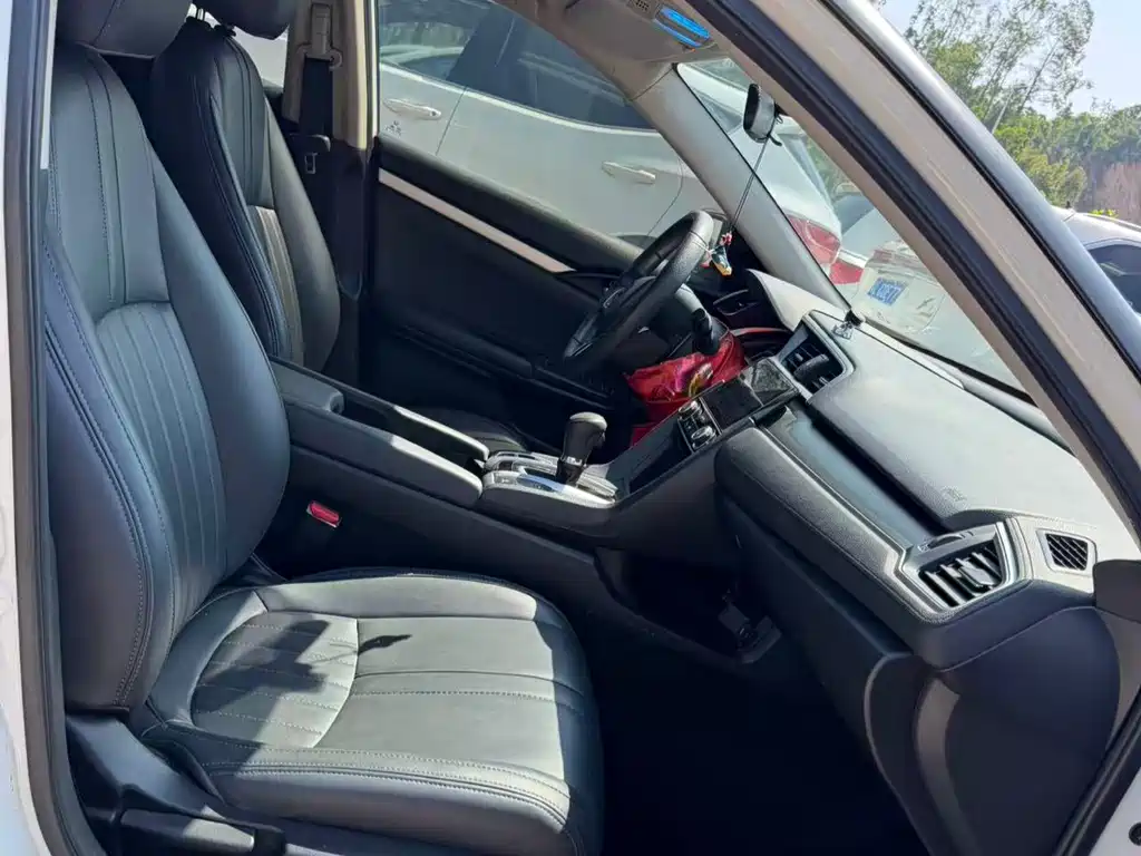 Honda Civic — миниатюра 8