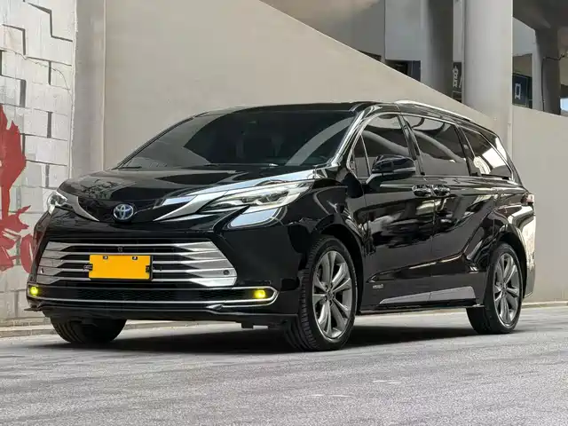 TOYOTA SIENNA 2023