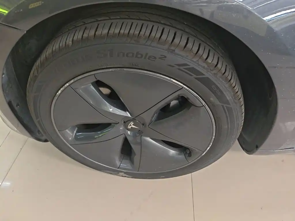 Tesla Model 3 — миниатюра 23
