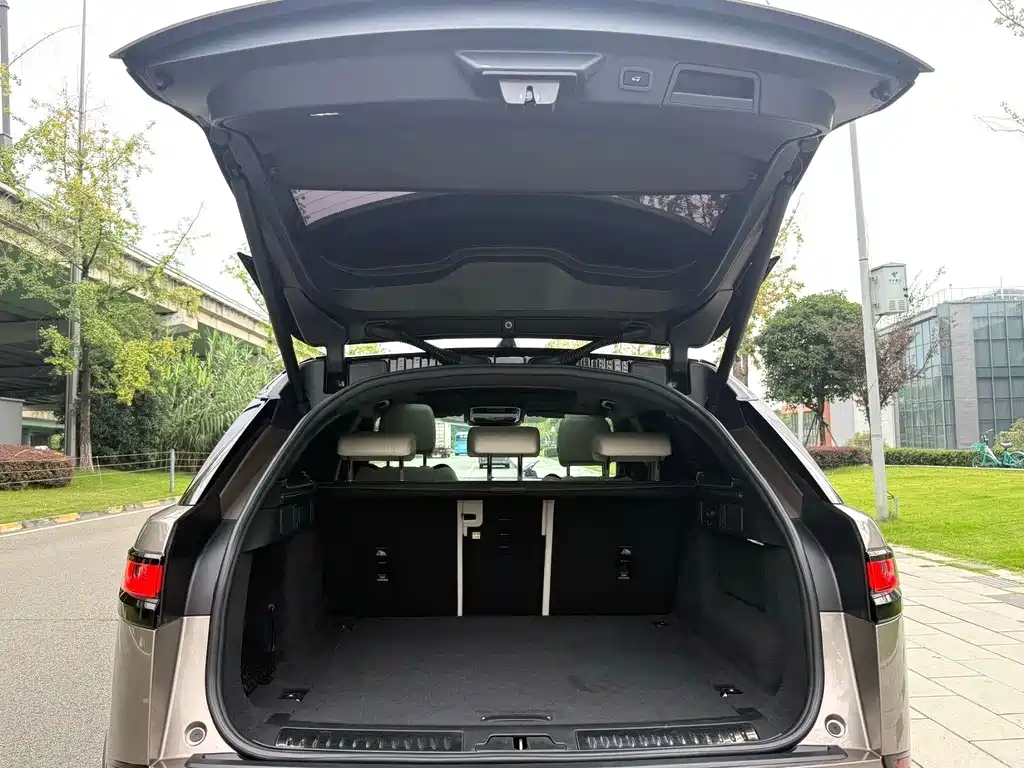 Land Rover Velar — миниатюра 10