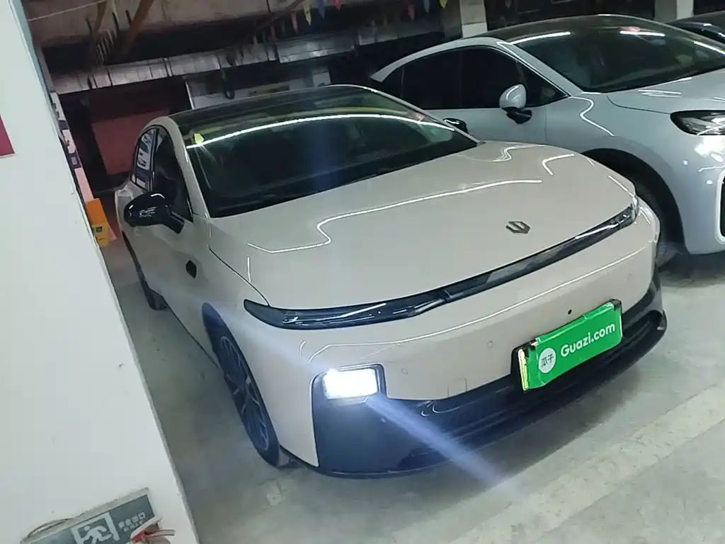 Leapmotor Leapmotor B01 — миниатюра 4