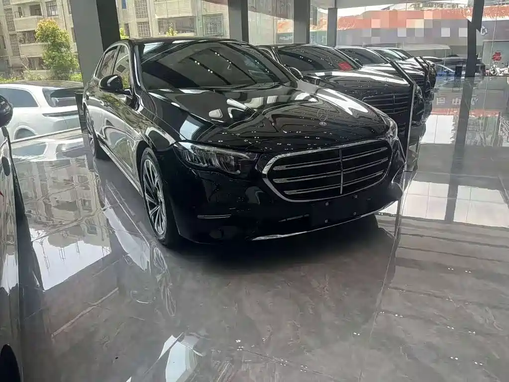 Mercedes-Benz E-Class — миниатюра 3