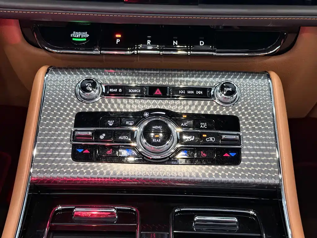 Lincoln Aviator — миниатюра 9