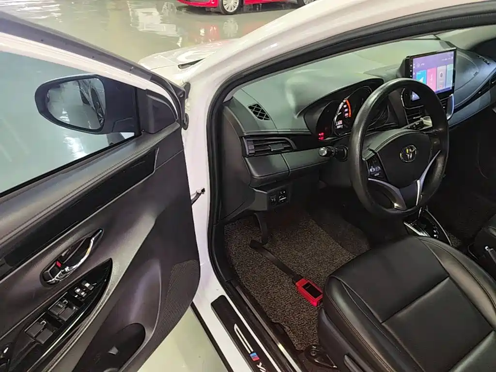 Toyota Yaris L — миниатюра 16