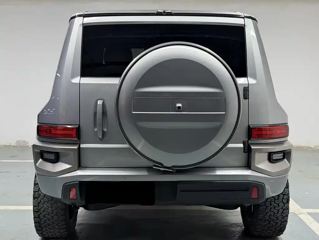 TANK TANK 700 NEW ENERGY