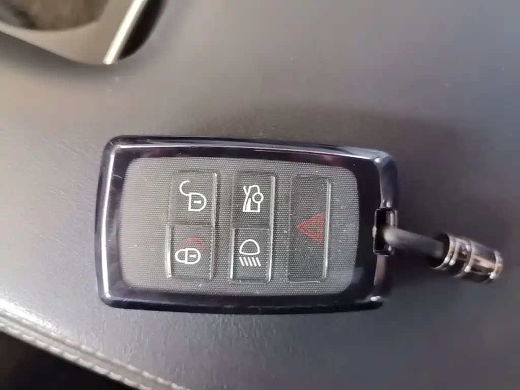 Jaguar XEL — миниатюра 9