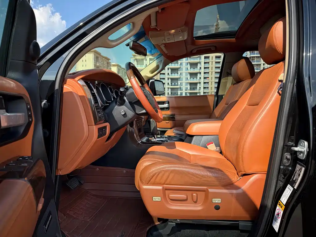 Toyota Sequoia — миниатюра 6