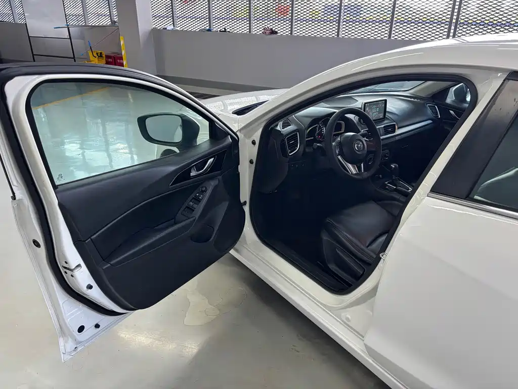 Mazda 3 Axela — миниатюра 11