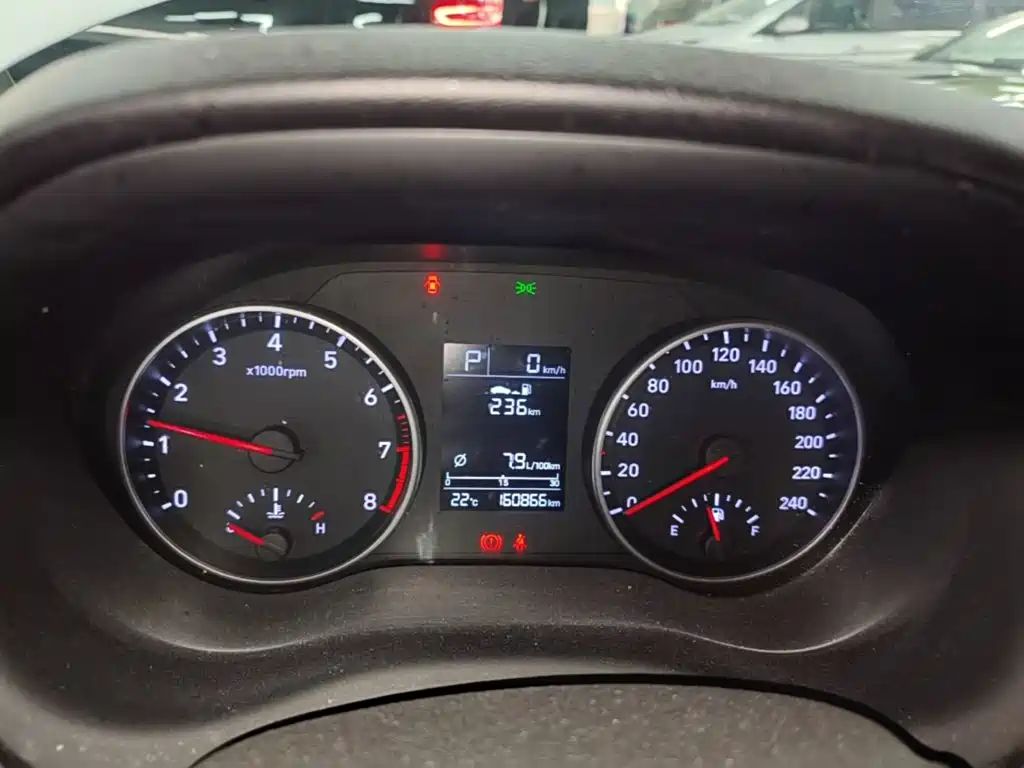 Hyundai Elantra — миниатюра 12