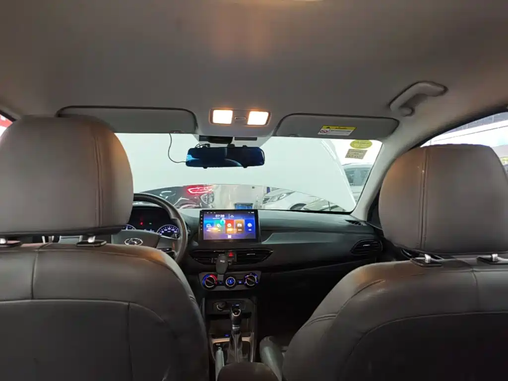 Hyundai Elantra — миниатюра 18