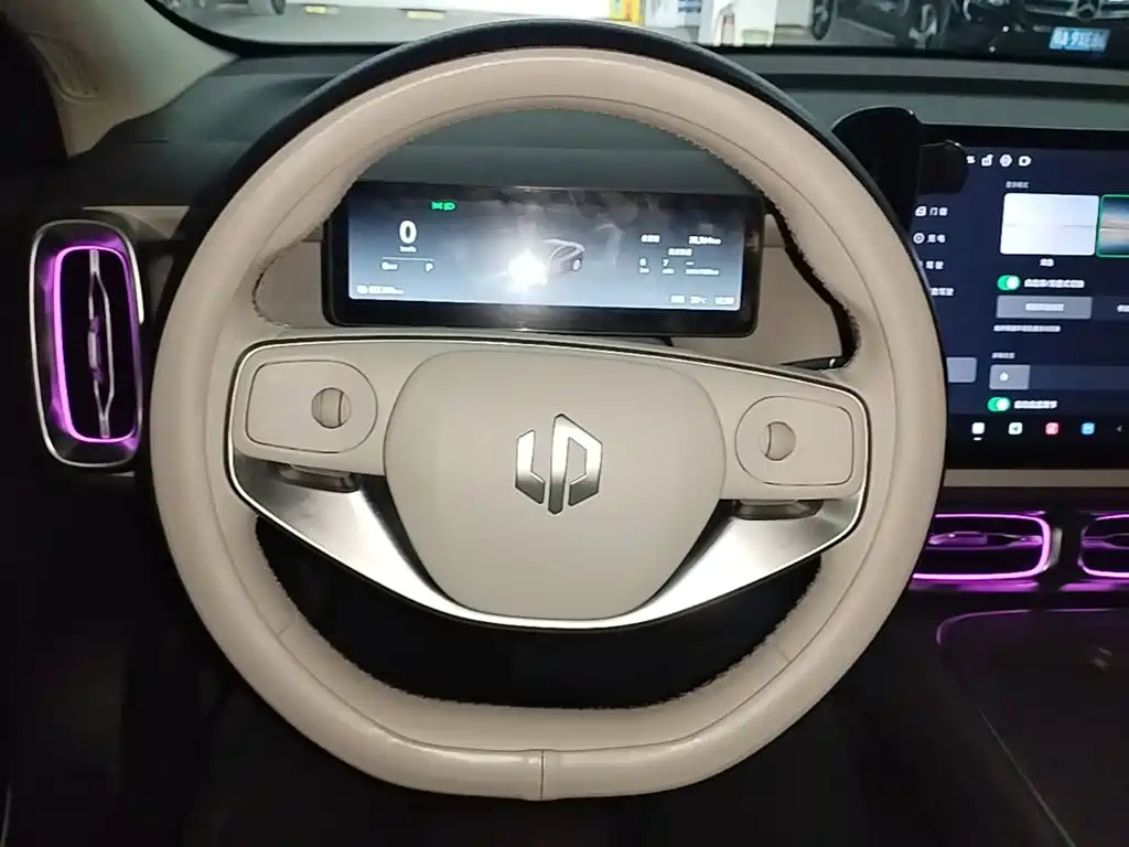 Leapmotor Leapmotor B01 — миниатюра 11
