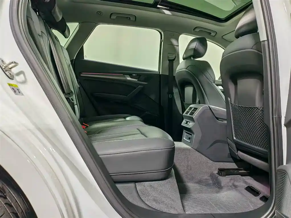 Audi Q5L id 4515317 из Китая 10