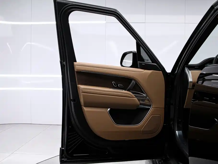 Land Rover Range Rover — миниатюра 13