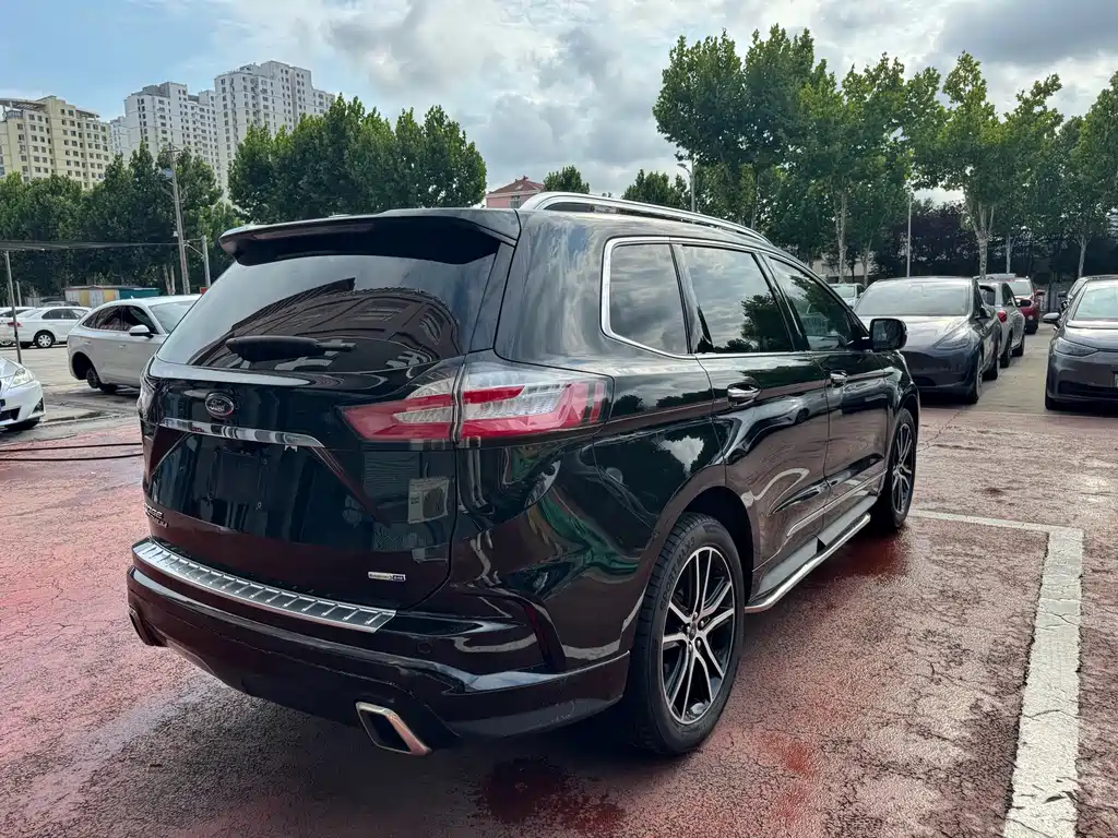 Ford Edge — миниатюра 6