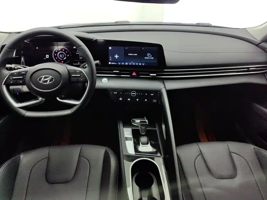 Hyundai Elantra — миниатюра 12
