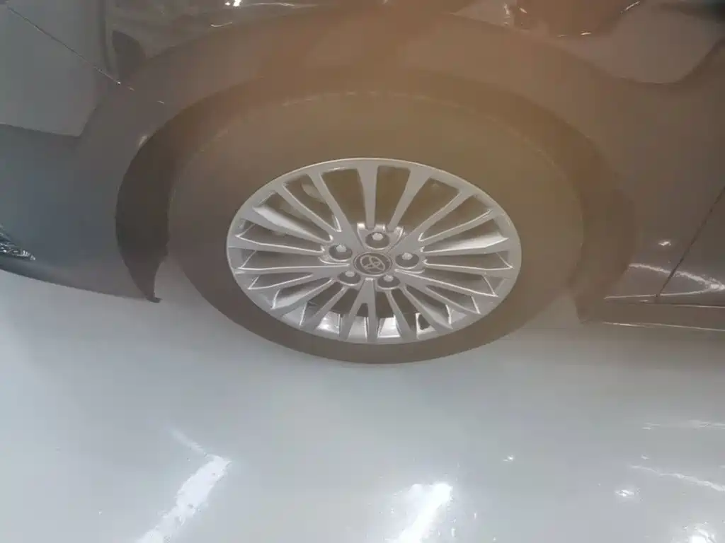 Toyota Camry — миниатюра 23