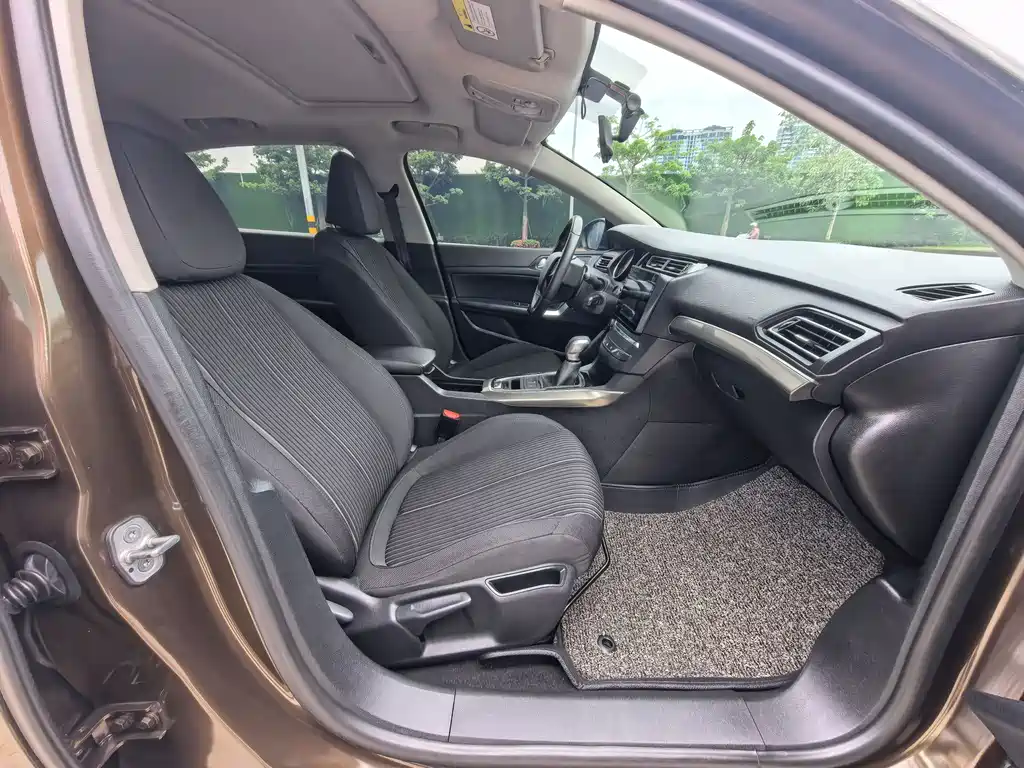Peugeot 408 1.6T Auto Luxury Edition, фото 5
