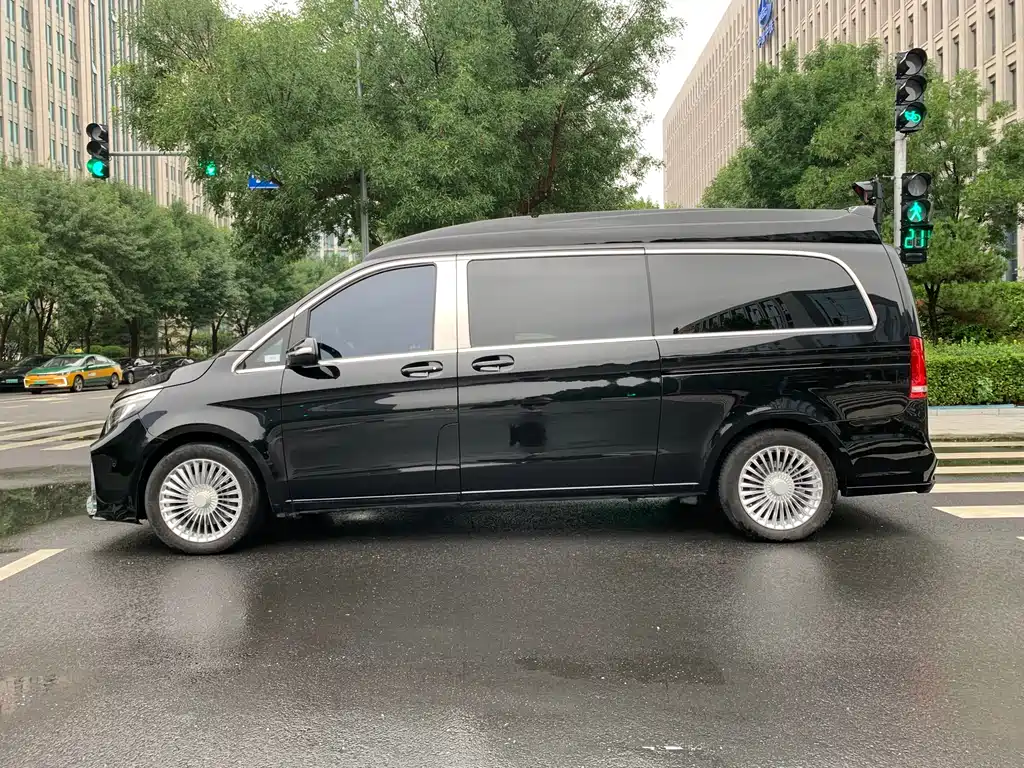MERCEDES-BENZ V CLASS