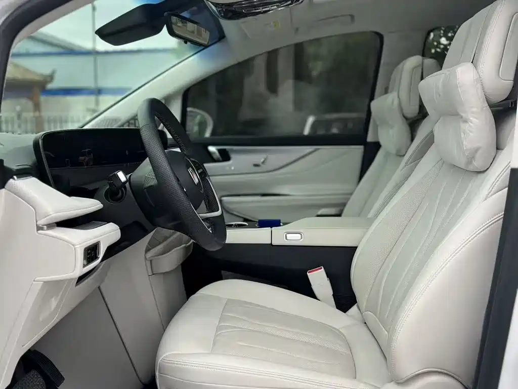 BUICK GL8 NEW ENERGY