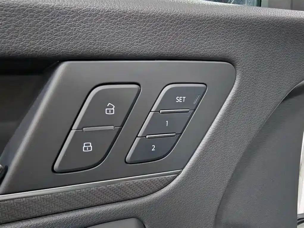 Audi Q5L id 4515317 из Китая 11