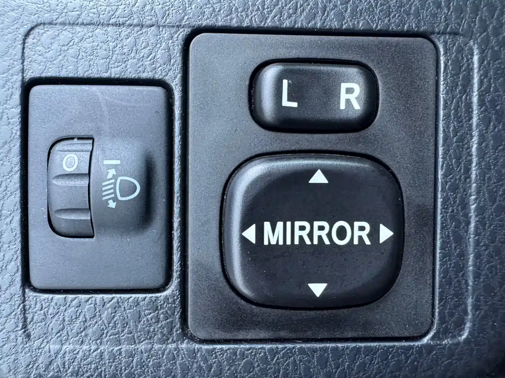 Toyota Yaris L — миниатюра 9