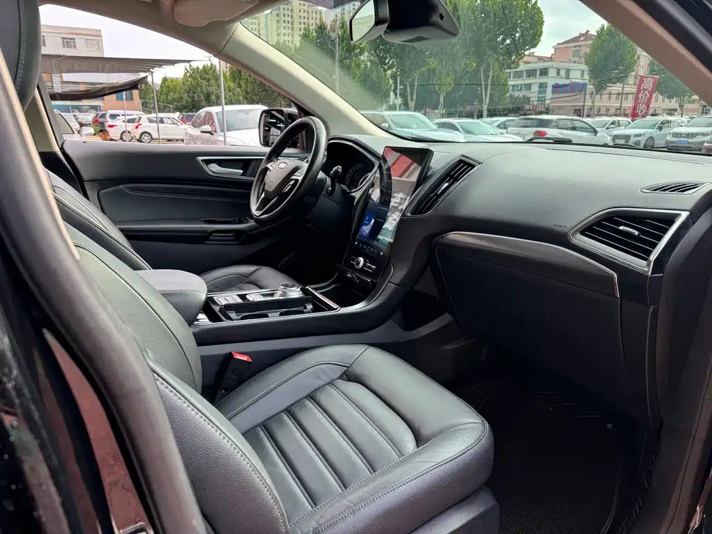 Ford Edge — миниатюра 10