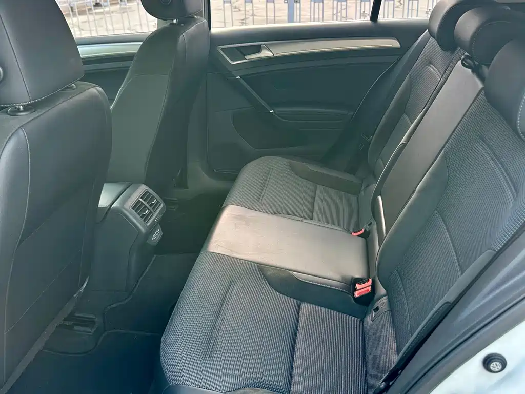 Volkswagen Golf — миниатюра 10