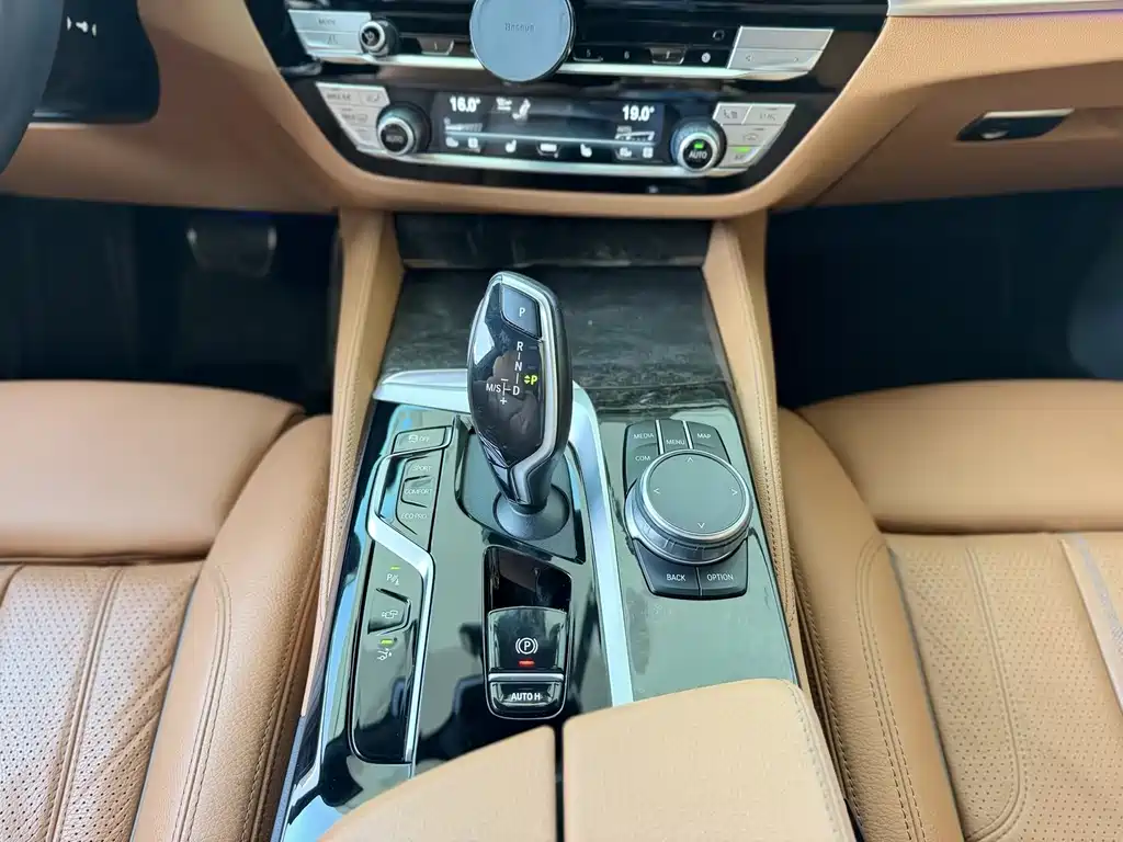 BMW 6 Series GT — миниатюра 12