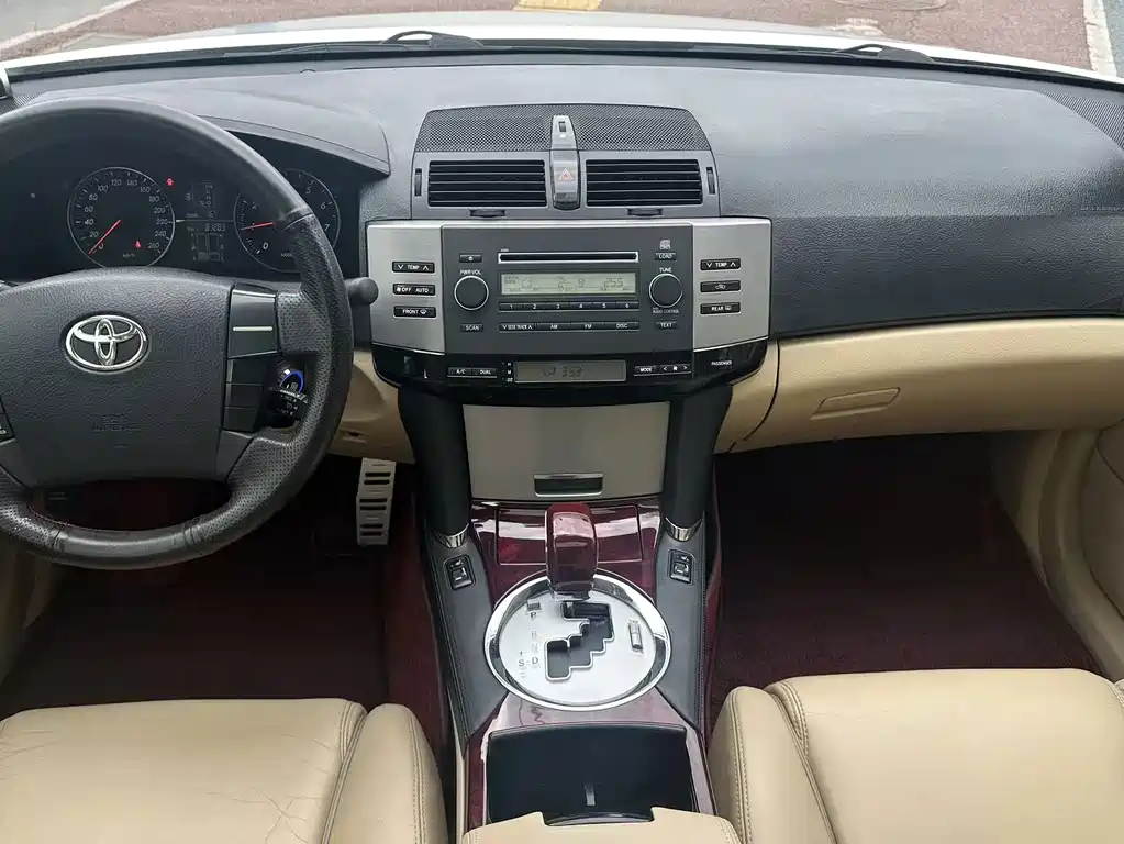 Toyota Reiz — миниатюра 12