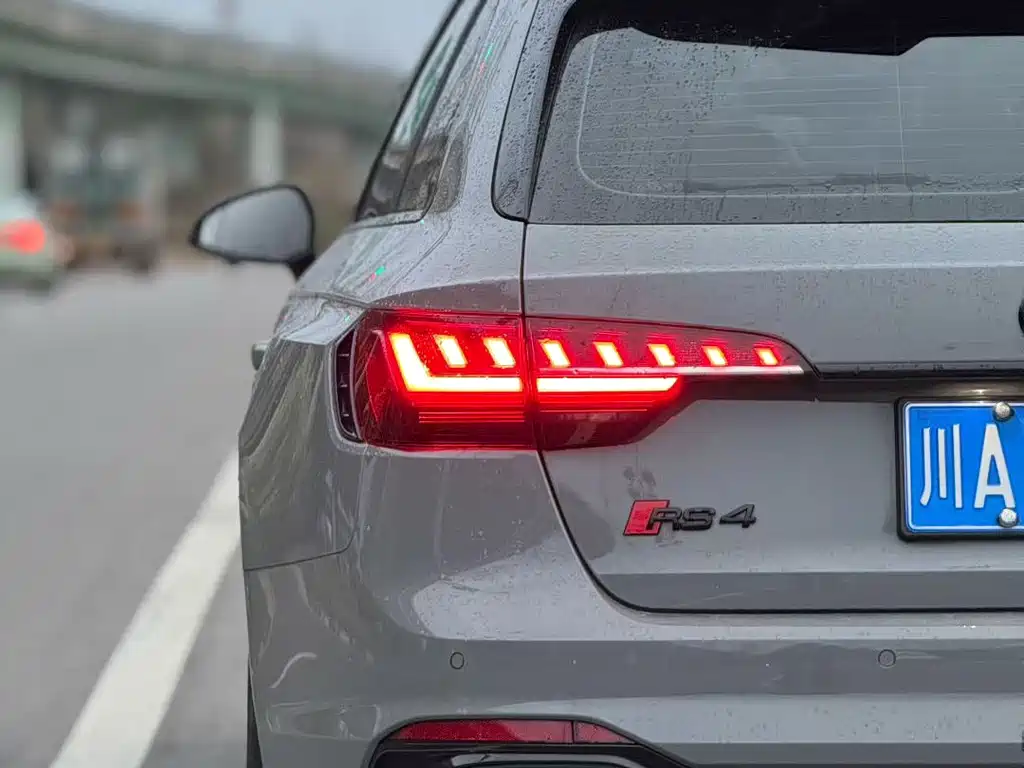 Audi RS 4 — миниатюра 7