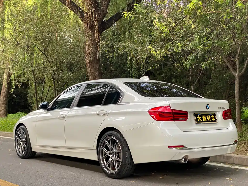 BMW 3 Series — миниатюра 8