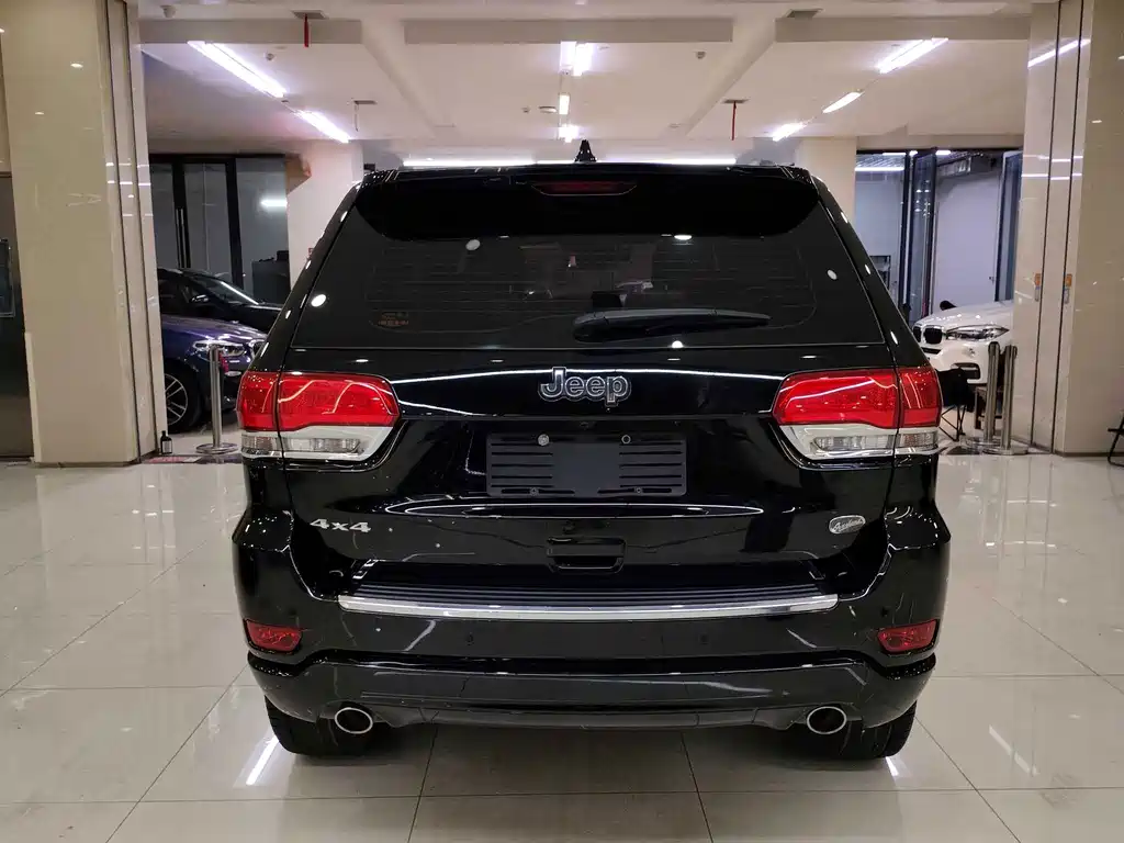 Jeep Grand Cherokee (Import) — миниатюра 16