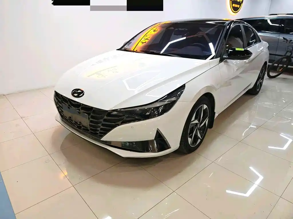 Hyundai Elantra 2023