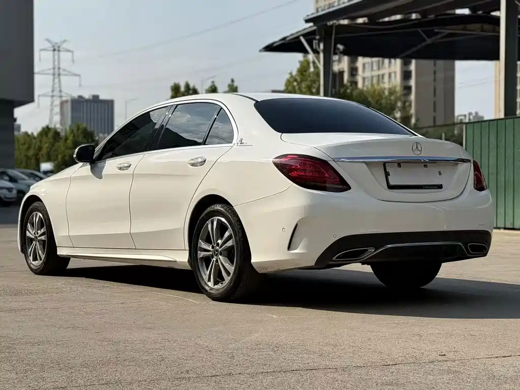 Mercedes-Benz C-Class — миниатюра 10