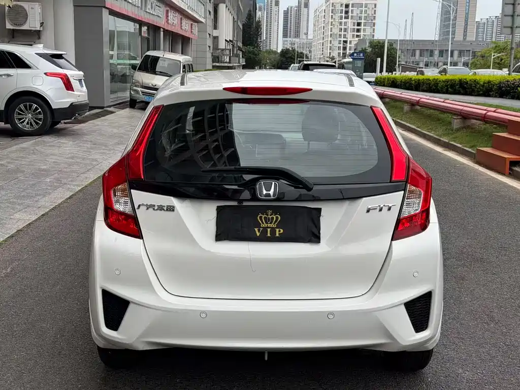 Honda Fit — миниатюра 8