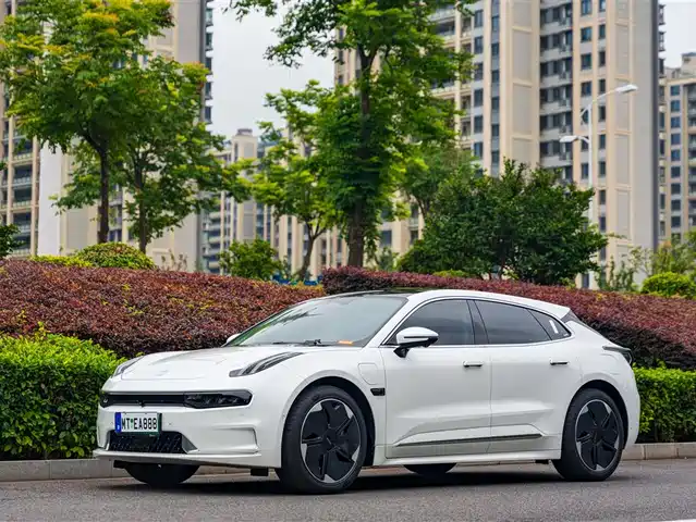 2022 Zeekr 001