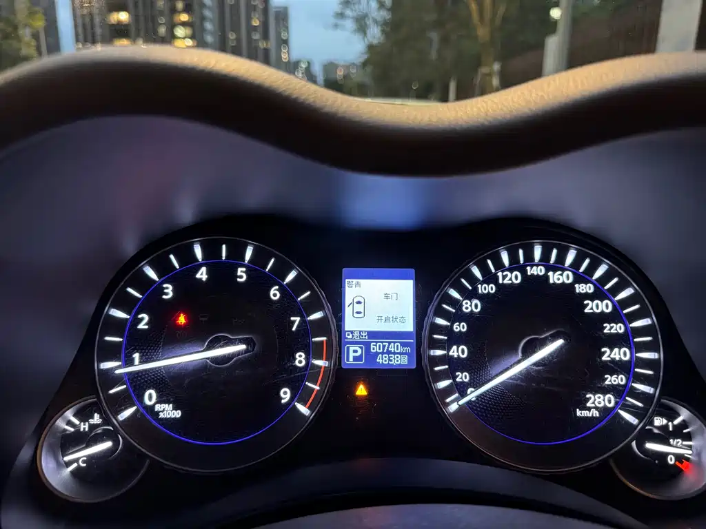 Infiniti Q70 — миниатюра 8