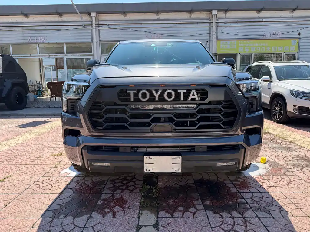Toyota Sequoia — миниатюра 18