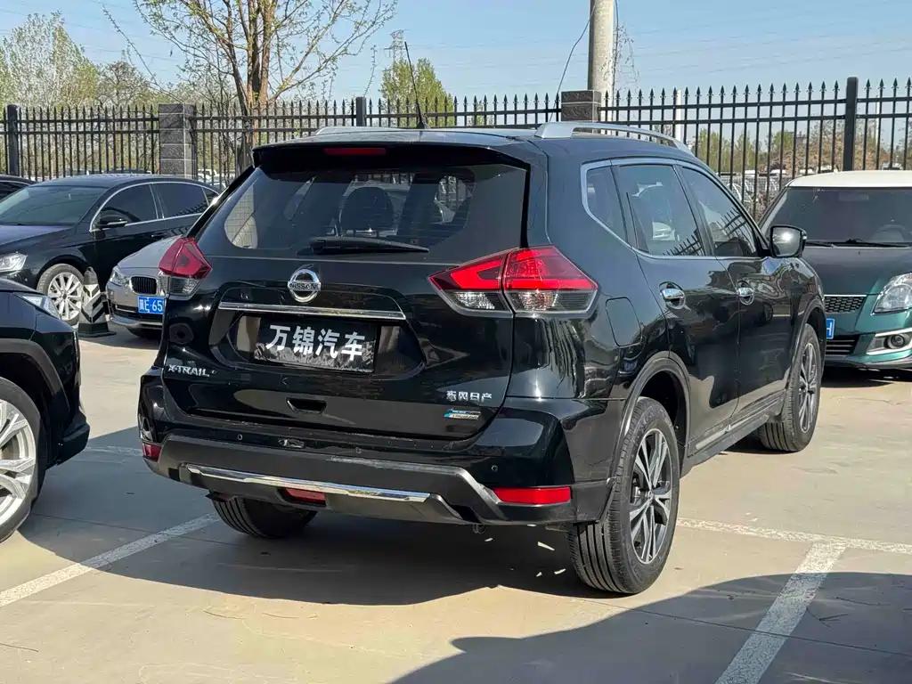 Nissan X-Trail 2017 2.5L CVT Luxury 4WD